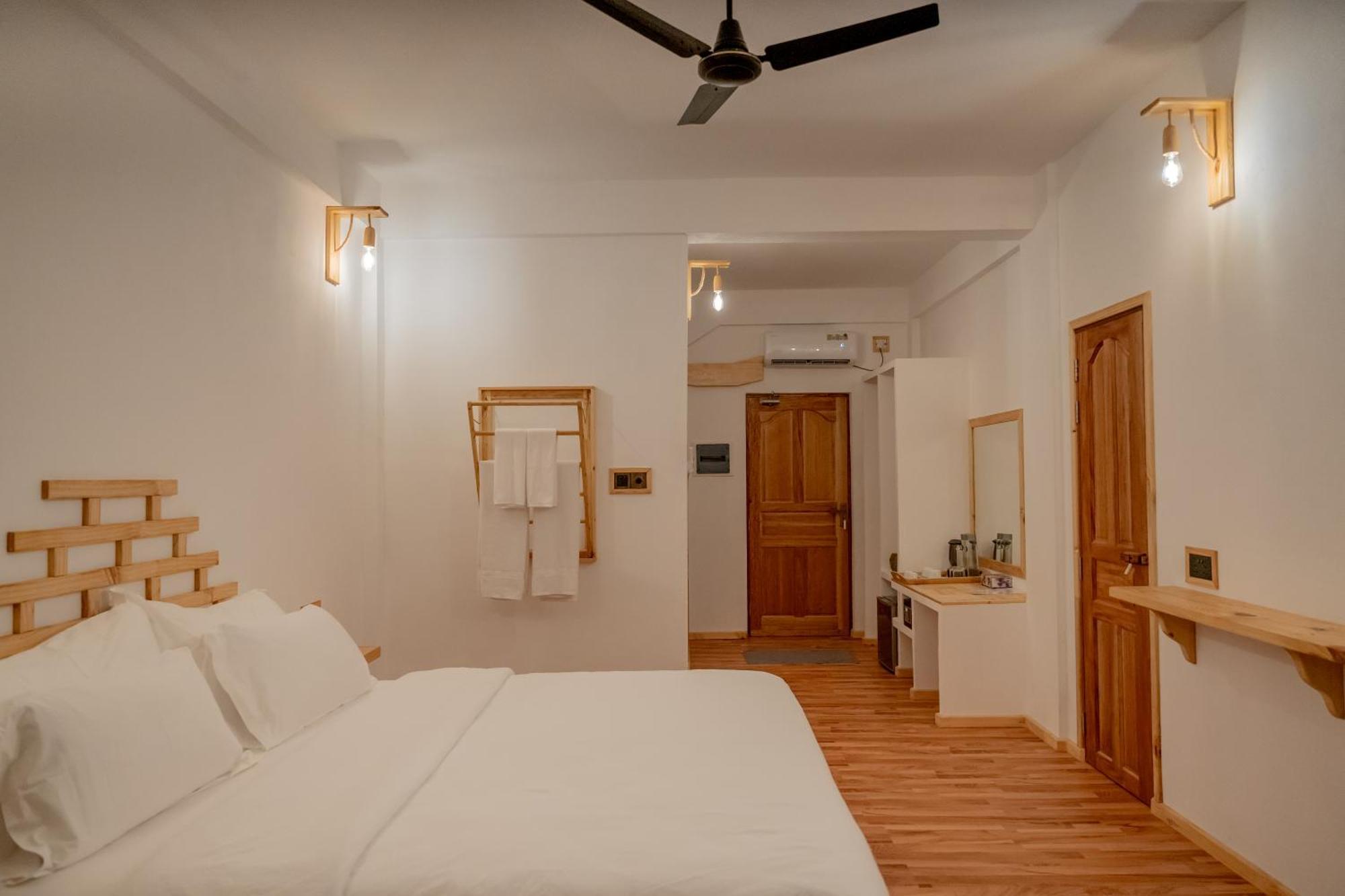 Manta Sea View Himandhoo Hotel ภายนอก รูปภาพ